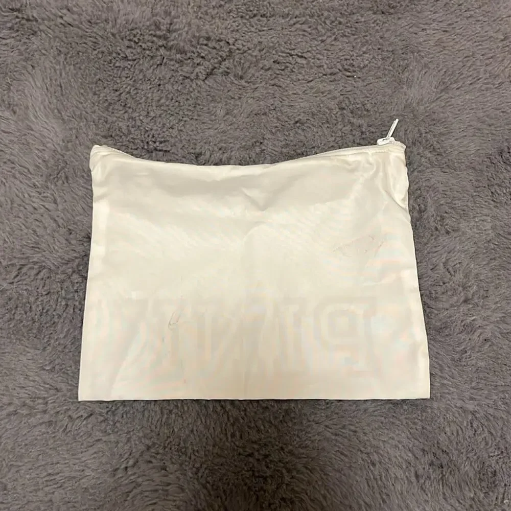 VS PINK zipper pouch